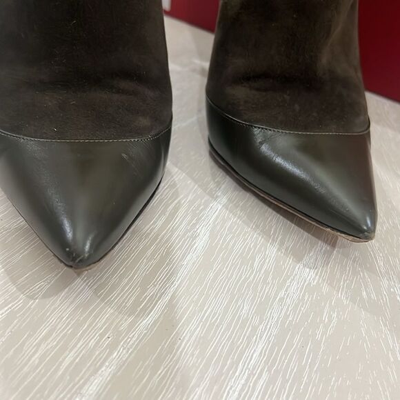 Salvatore Ferragamo Suede Heeled Booties Women's Size: 7.5 B - Picture 3 of 12